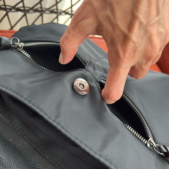 BOTKIER NEW YORK COUTURE AUTH-BLACK SLEEK PRADA LIKE NYLON TEXTURE LIGHT FEEL - Picture 7 of 12